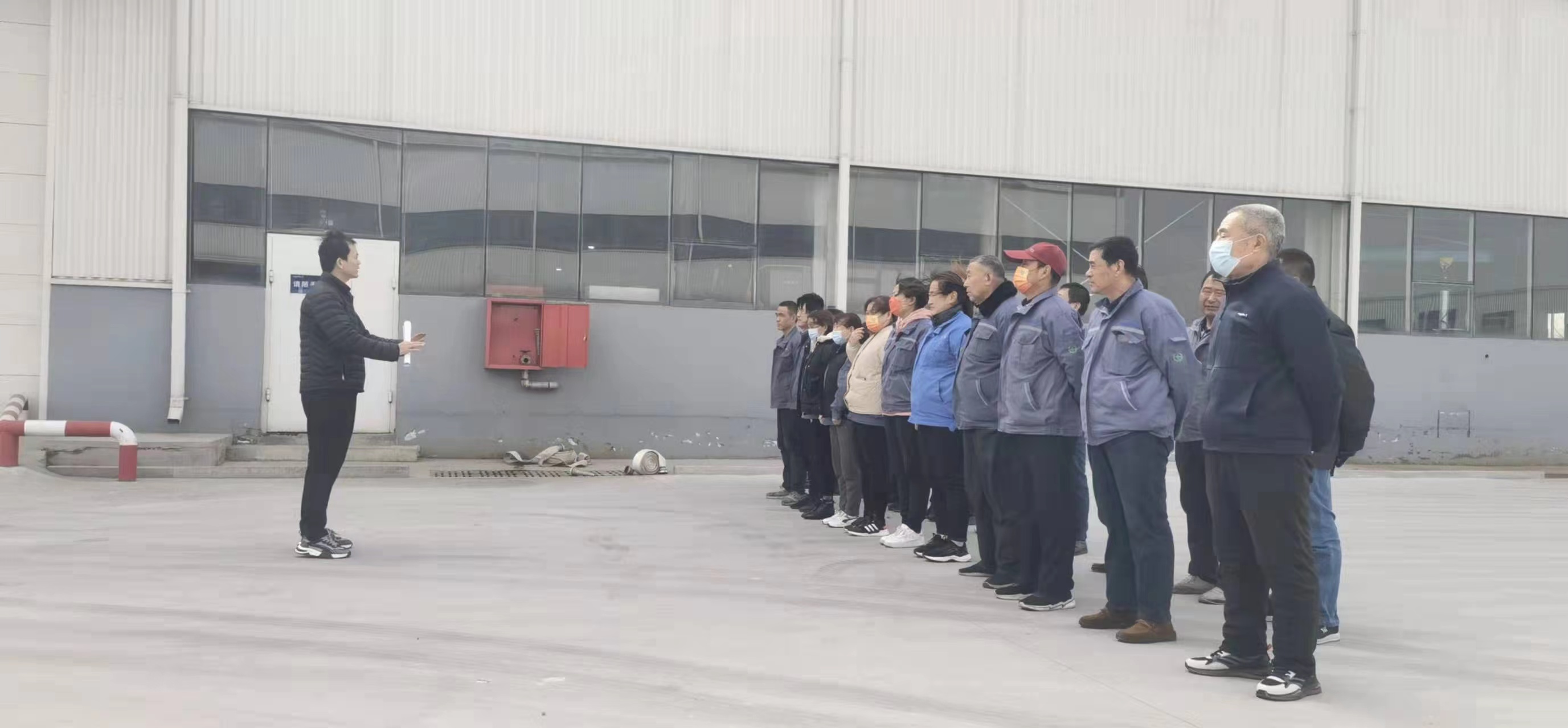开展消防演练,提升员工应急能力(图1) 开展消防演练,提升员工应急能力(图1)